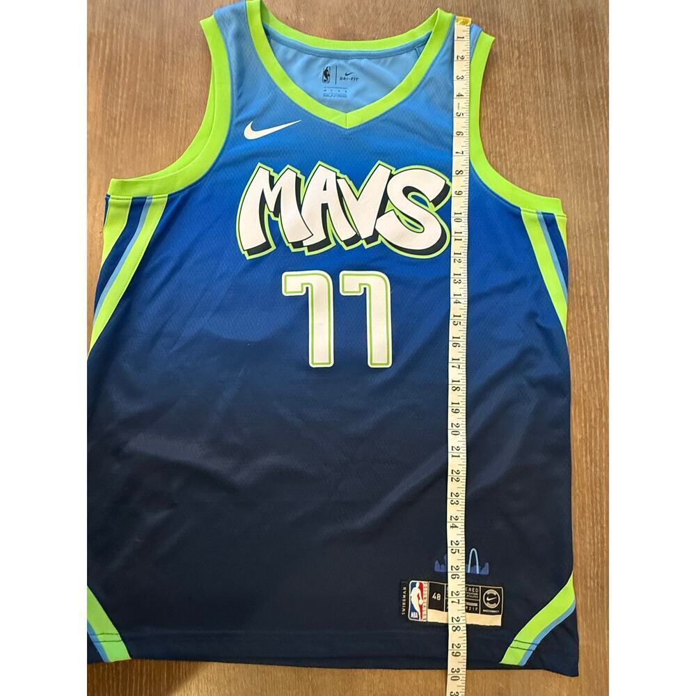 Nike Dri Fit NBA Luka Doncic #77 Basketball Jersey size 48 L City Jersey - Picture 6 of 6